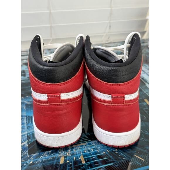 Nike Air Jordan 1 Retro High OG Chicago White Red Black Size 10 555088-161 - Picture 7 of 11